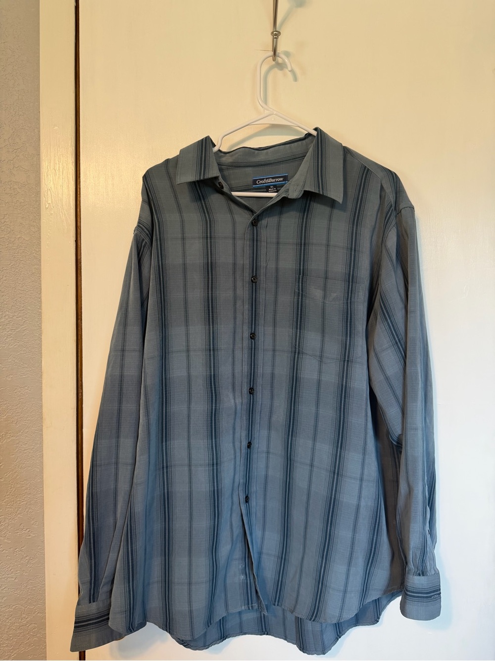 croft & barrow Men's Gray-Blue Plaid Button-Down Shirt